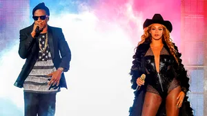 Beyonce şi Jay-Z vor cânta la nunta actorilor Angelina Jolie şi Brad Pitt