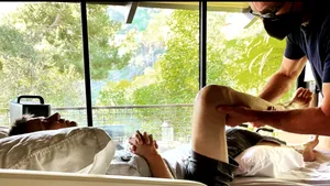 Jeremy Renner a dezvăluit că şi-a rupt peste 30 de oase după ce a fost lovit de un plug de zăpadă