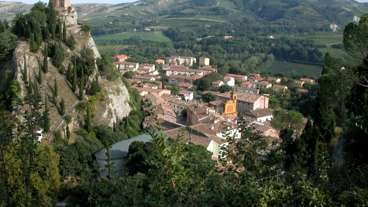 „Satul cu ceasul de șase ore”: Brisighella, unul dintre cele mai frumoase sate din Italia, își schimbă culorile toamna