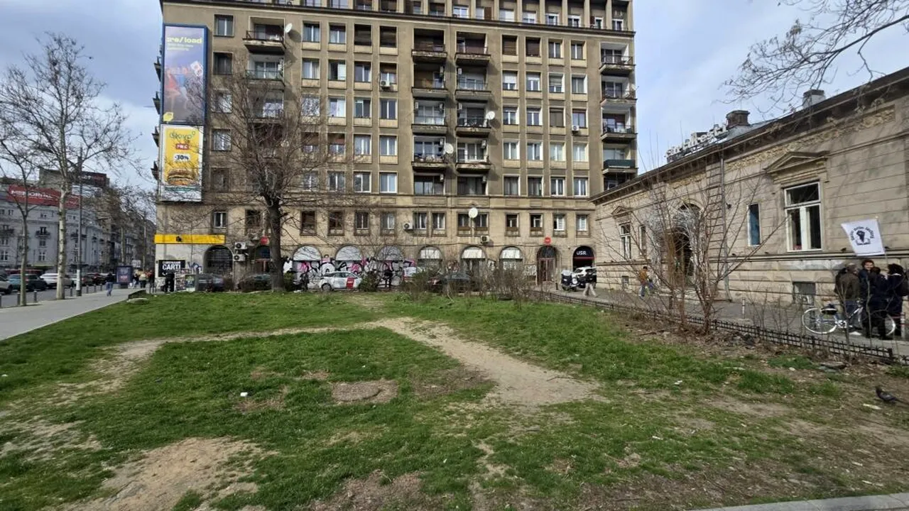 Ciucu, despre terenul din fața Cărturești: „Un jmecher a pus mâna pe el. Incredibil cum a fost orașul prădat