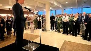 Val de ironii în Olanda, după ce ministrul Apărării a anunțat că trimite în Groenlanda un singur om / Acesta va avea lenjerie intimă termică