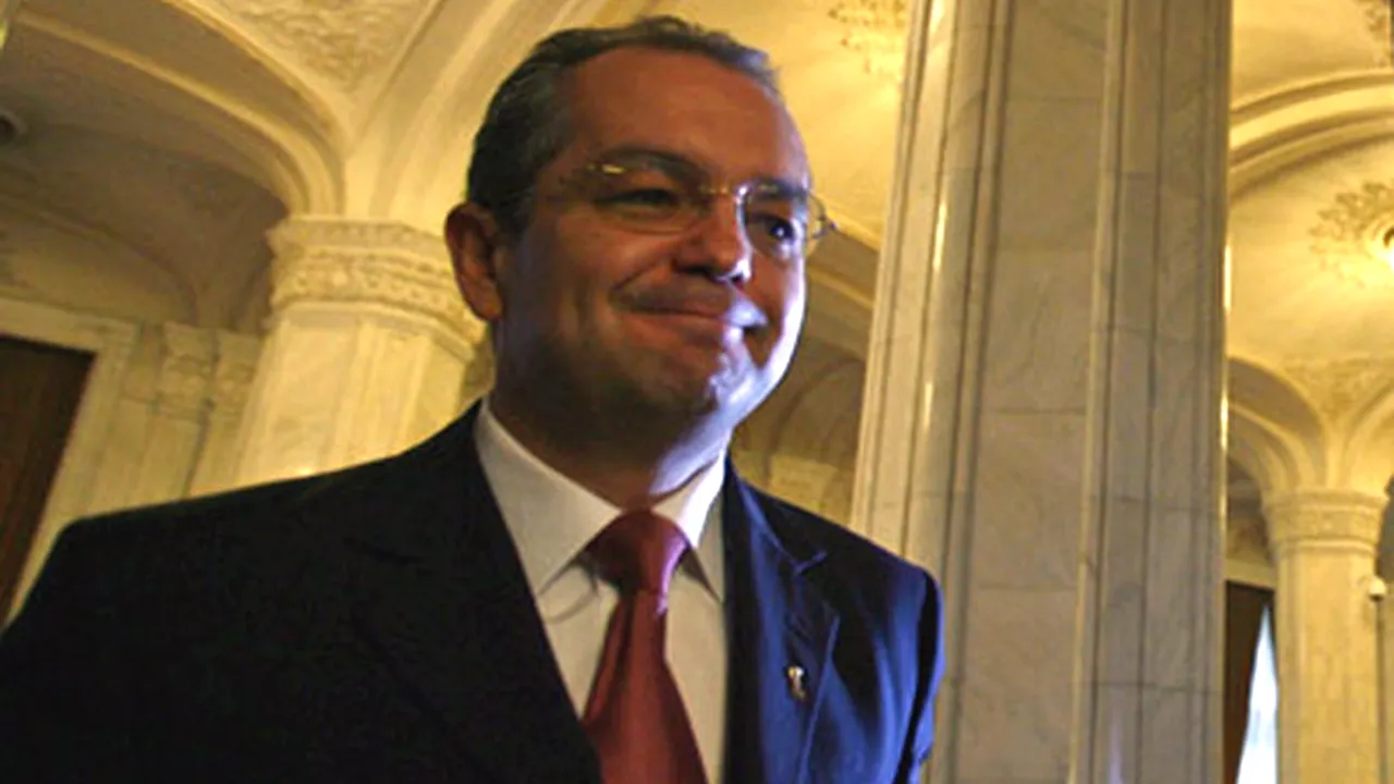 Aura Vasile: Puşca şi cureaua lată, Boc nu a fost bărbat niciodată
