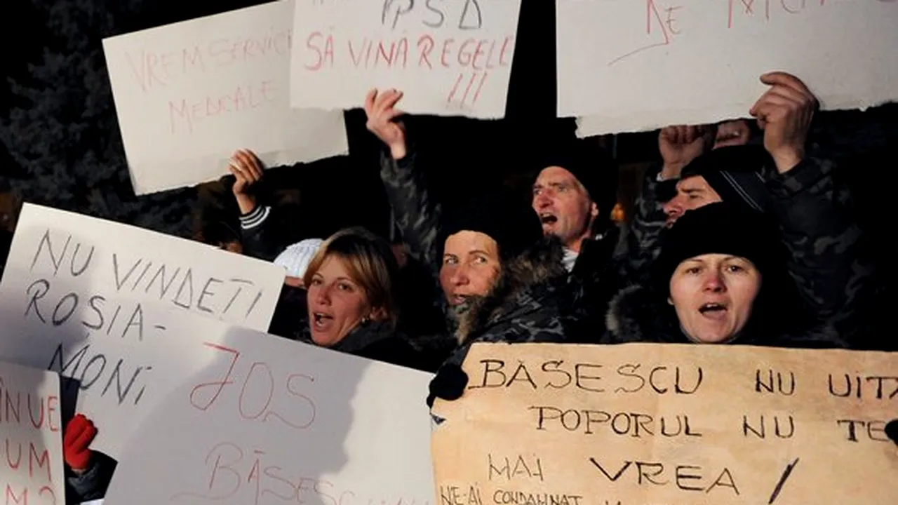 PROTESTELE DIN ŢARĂ: Constănţenii ies în stradă pentru a cere demisia lui Băsescu, dar au şi nemulţumiri personale