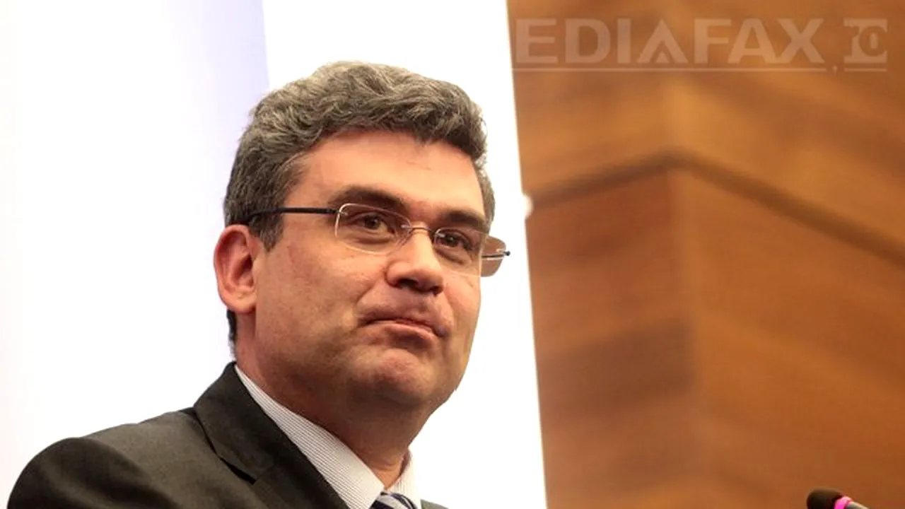 Baconschi: Blaga elimină criticii. Mentalitatea stalinist-fesenistă nu a funcţionat nici la MAI