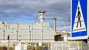 Explozie la o uzină nucleară din Franţa, soldată cu un mort şi mai mulţi răniţi. Există risc de scurgere radioactivă