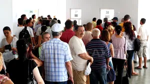 Câte zile pe an pierd patronii la coadă la fisc. Cum a reuşit Suedia să reducă timpul