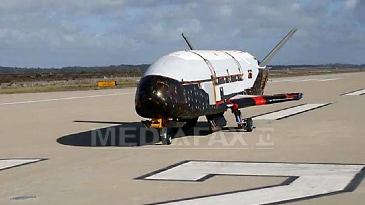 Avionul spaţial misterios X-37B a ajuns pe Terra. Care sunt posibilele misiuni ale navei - VIDEO