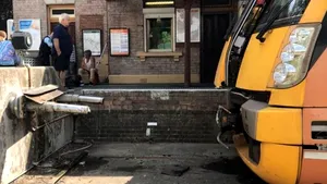 Cel puţin 15 persoane au fost rănite la Sydney, după ce un tren a izbit tampoanele de frânare din gară