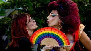 E oficial în Grecia: cuplurile gay pot adopta copii / Curtea Supremă: „Tradițiile bisericești nu sunt afectate”