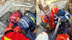 Salvatorii români au scos de sub dărmături un bărbat