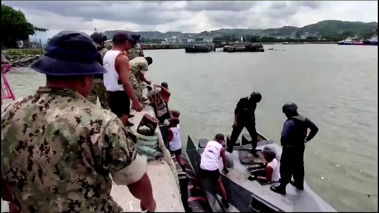 Traficanţii transportă tone de cocaină cu submarine. Captură impresionantă în America de Sud