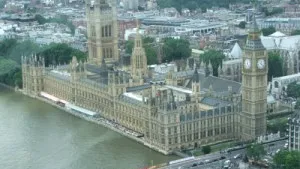 Fata de 11 ani care a facut avort la Londra, se întoarce în ţară la sfârşitul săptămânii