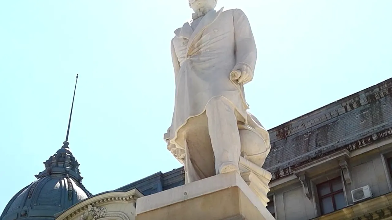 Vrei să contribui la refacerea monumentelor? Primăria Capitalei te invită să investeşti în statui. Ce se întâmplă, însă, cu banii