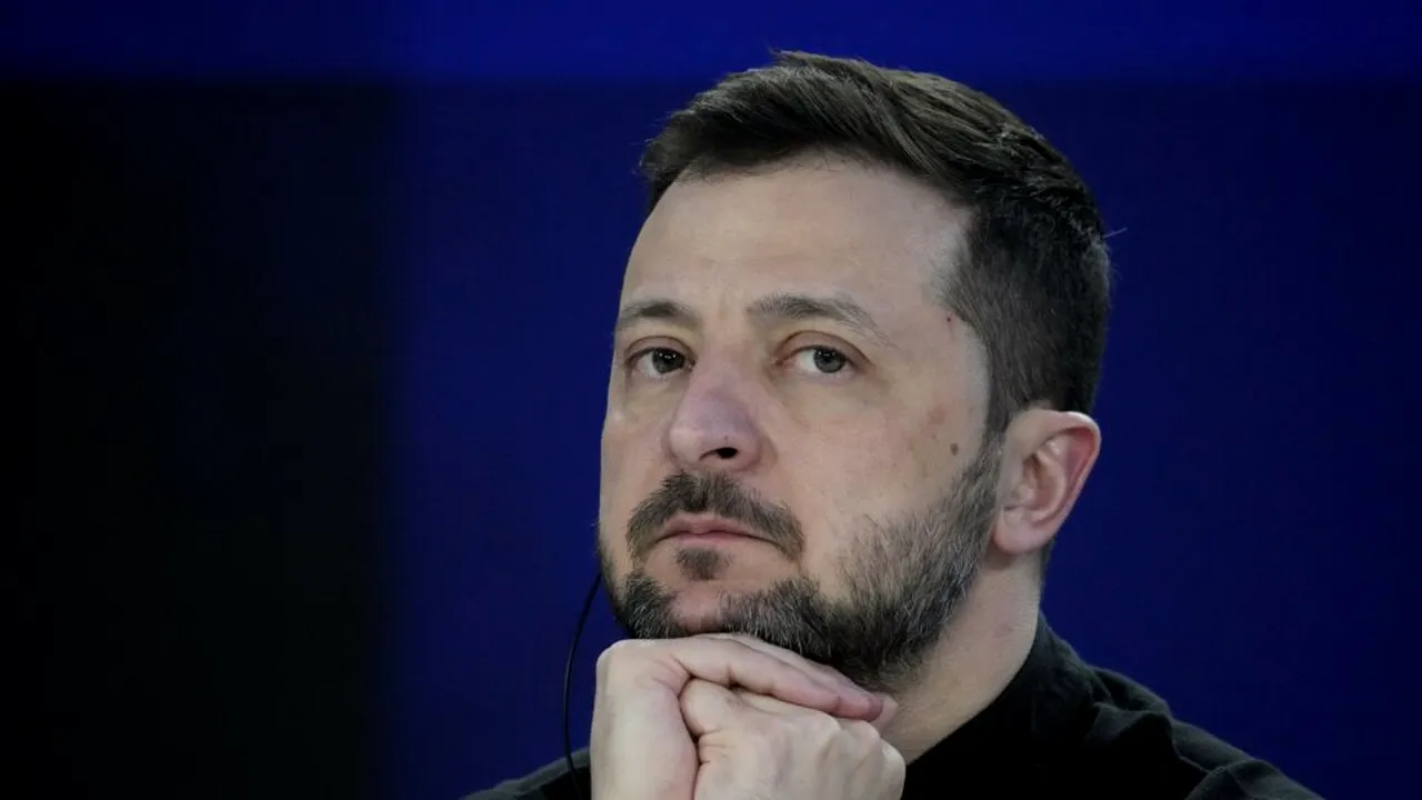 Războiul din Ucraina, ziua 1101. Zelenski a ajuns în SUA pentru a semna acordul privind mineralele / Premierul Irlandei este deschis să trimită forţe de menţinere a păcii în Ucraina 