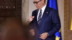 Ponta lămurește misterul Bibliei avute în timpul dezbaterii prezidențiale: „Nu e Biblia mea”