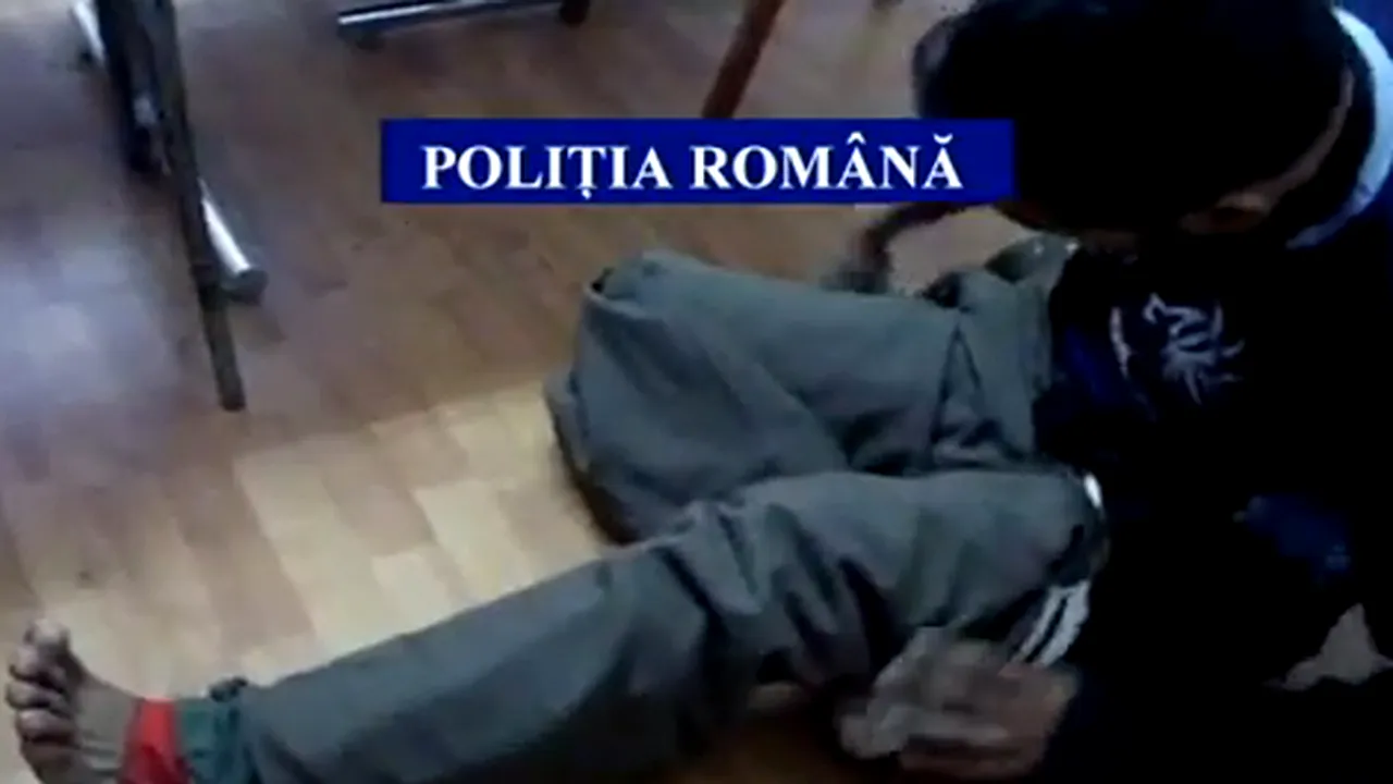 Cerşetorul fals: Se prefăcea că este infirm şi cerea bani trecătorilor. VEZI FILMUL DEMASCĂRII