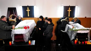 Ultimii patru mineri morţi la Petrila vor fi înmormântaţi joi