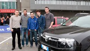 Torje şi colegii săi de la Udinese s-au întâlnit cu fanii, la standul Dacia de la Bologna