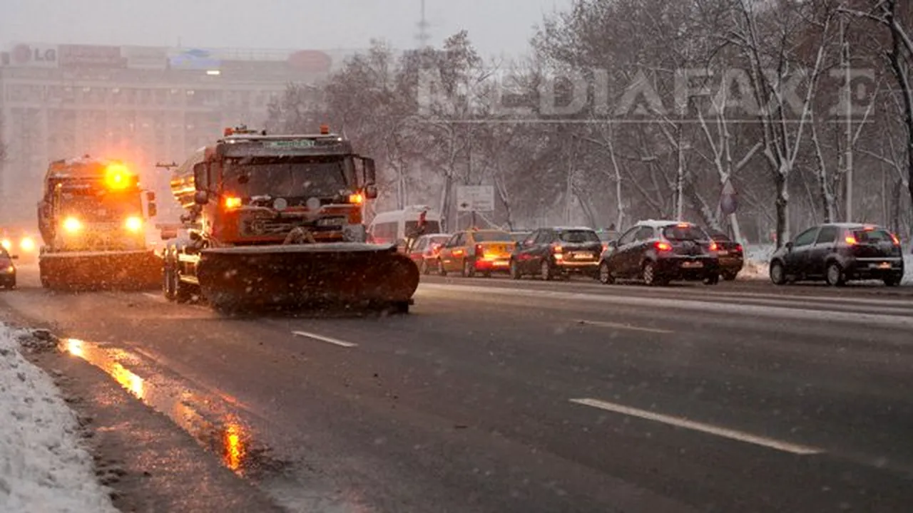 Trafic închis în Bucureşti pentru deszăpezire. Care sunt arterele pe care nu se va circula