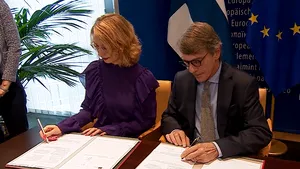 Decizia prin care Laura Codruţa Kovesi devine procuror-şef european, semnată de David Sassoli şi Tytti Tuppurainen - VIDEO