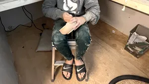 Bolul din lemn care a strâns peste 220.000 de lire sterline. ”Tâmplarul”, în vârstă de 12 ani, a organizat o tombolă pentru copiii ucraineni