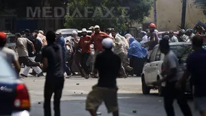 VIOLENŢE ÎN CAIRO: Ciocniri între susţinătorii lui Mohamed Morsi şi locuitorii din centru - VIDEO