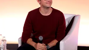 Actorul Joseph Gordon-Levitt caută poze frumoase din România