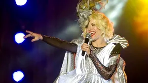 Loredana susţine turneul 