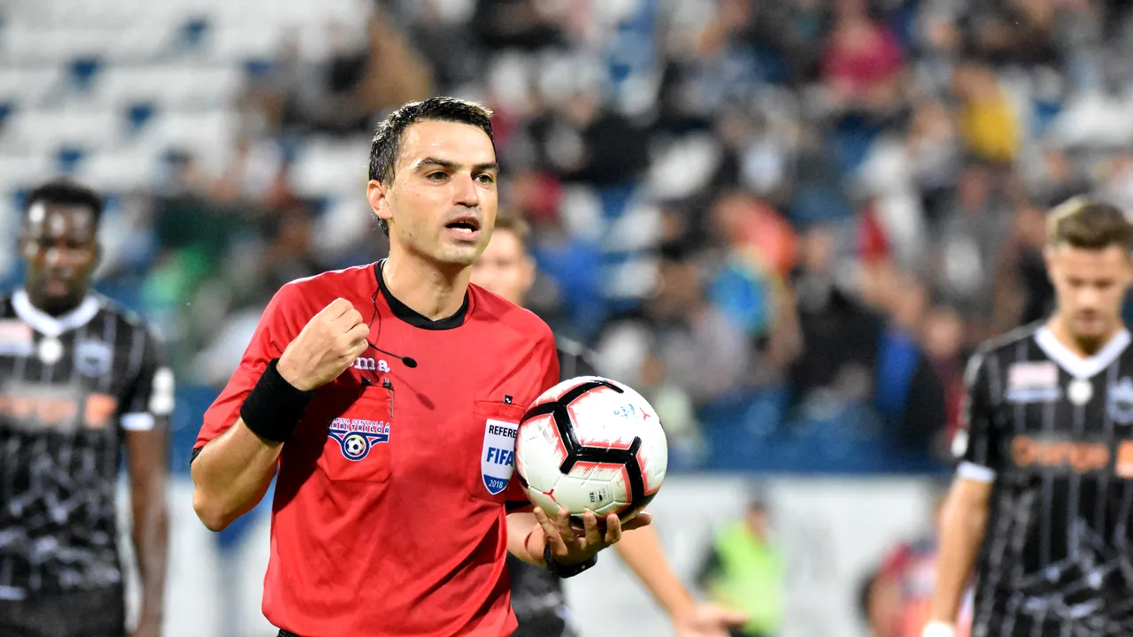 JANDARMII, huiduiţi de suporteri la meci de fotbal, după ce au cerut înlăturarea bannerelor cu mesajul social ”Moldova vrea autostradă” - VIDEO