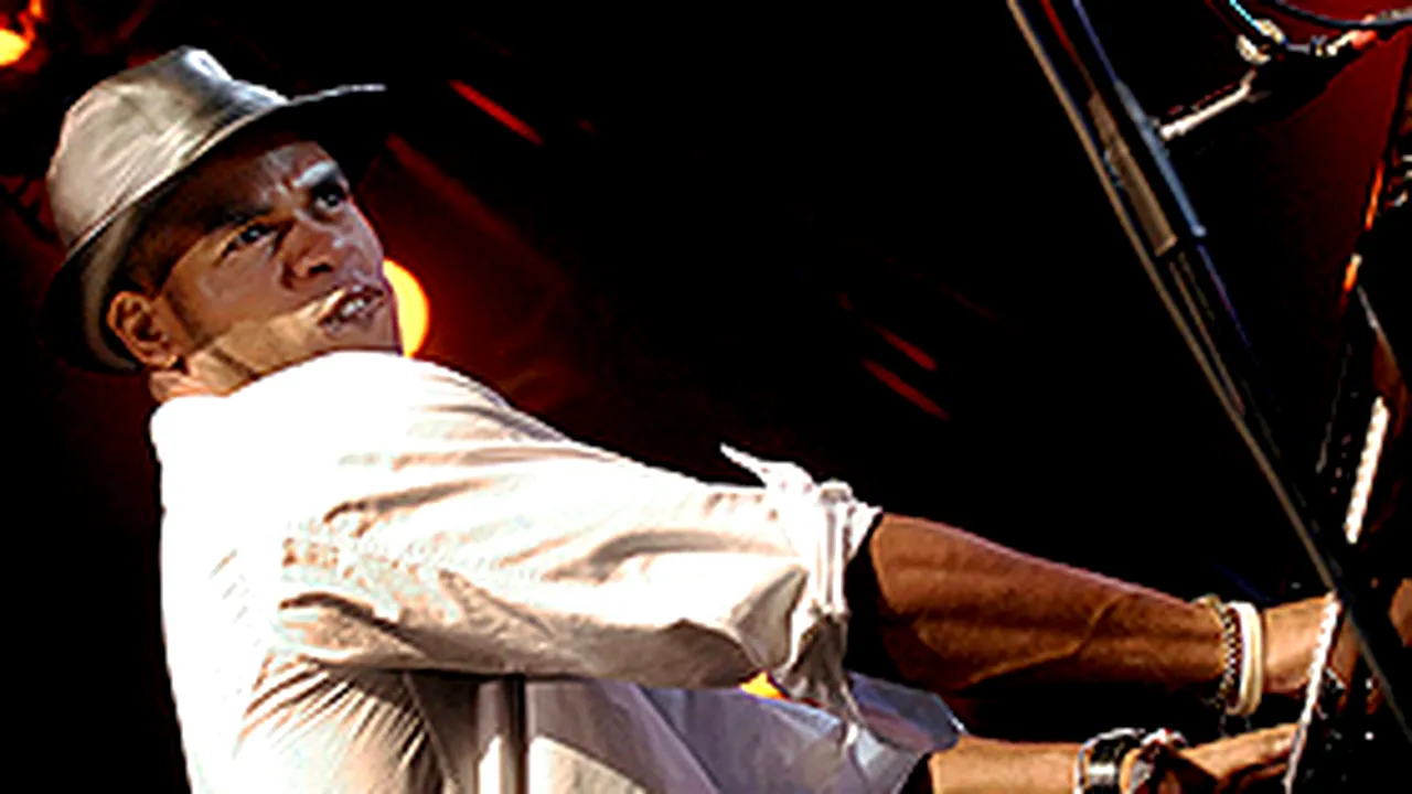 Pianistul Roberto Fonseca - în concert, la Bucureşti, pe 14 mai