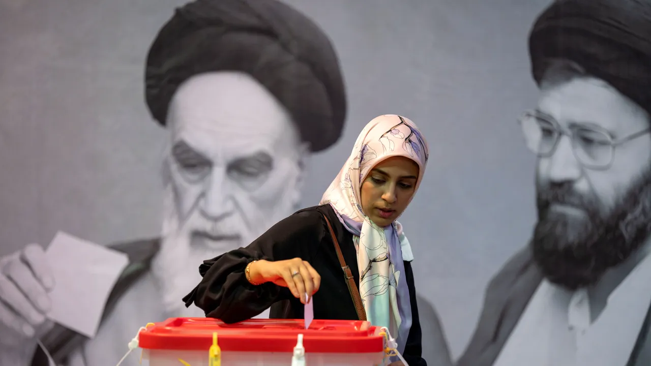 Iranienii votează în turul doi al alegerilor prezidenţiale, pe fondul unei apatii generalizate
