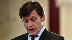 Antonescu: Am văzut, la jurăminte, un Băsescu evitând să spună adevărul