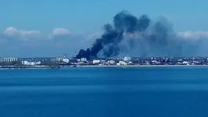 Nou incendiu în clădirea părăsită din Sectorul 1 al Capitalei. Peste noapte ar fi fost aruncate alte gunoaie