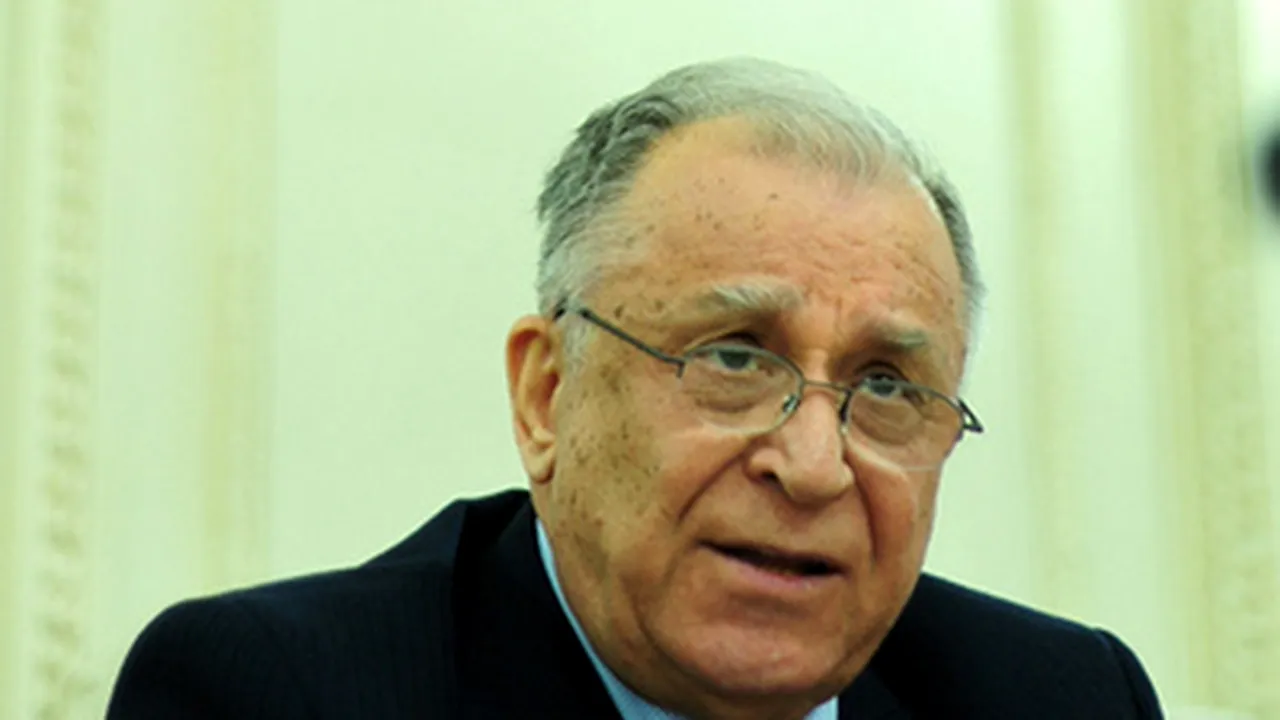 Iliescu: Parlamentul trebuie să ia în dezbatere toate datele pro şi contra scutului antirachetă