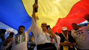 Diana Șoșoacă și Dan Diaconescu au participat la „Marșul Normalității”, organizat în sprijinul valorilor familiei tradiționale