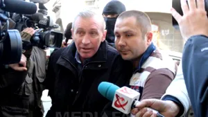 Dosarul de corupţie al primarului Piteştiului: Omul de afaceri Constantin Scarlat, dus la spital în timpul judecării propunerilor de arestare preventivă