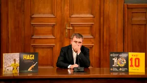 Hagi, în lacrimi: Mircea Lucescu a fost ca un părinte pentru mine, îmi este greu să vorbesc