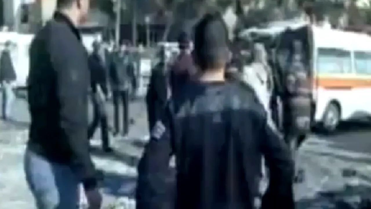 Cel puţin 30 de morţi şi 100 de răniţi în atentatele de la Damasc - VIDEO