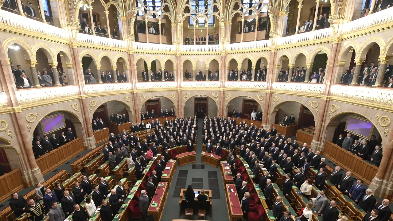 Partidul aflat la guvernare în Ungaria depune un proiect de lege profund naţionalist
