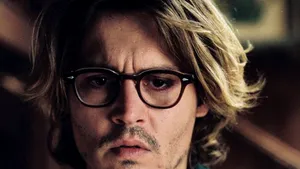 Johnny Depp dă voce unui păsăroi, într-un serial pentru smartphone-uri VIDEO