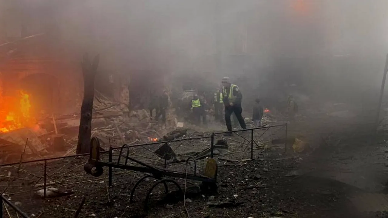 Armata rusă a efectuat noi bombardamente asupra oraşului Kiev