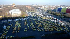 PROTEST al transportatorilor în Capitală. Discuţiile de la Guvern au durat câteva ore: Nu excludem reluarea protestelor de anul viitor. HARTA restricţiilor de circulaţie - FOTO, VIDEO