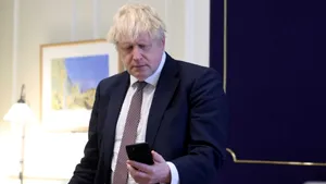 Alo, Boris Johnson? Numărul de telefon al premierului din Marea Britanie, public pe Internet