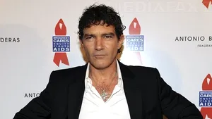 Antonio Banderas va regiza un thriller psihologic cu accente SF