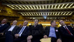 REPORTAJ: Congresul PSD, marcat de discursuri despre comunism şi mici gesturi de disidenţă - FOTO