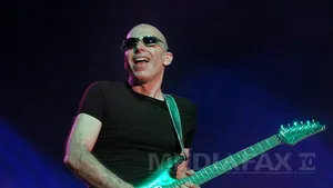 Joe Satriani lansează cel de-al 14-lea album - 