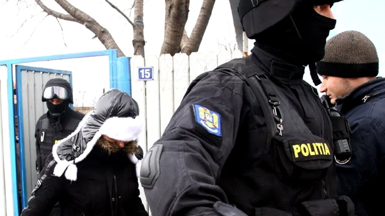 Percheziţii în judeţele Alba şi Brăila, la persoane suspectate de trafic de migranţi 