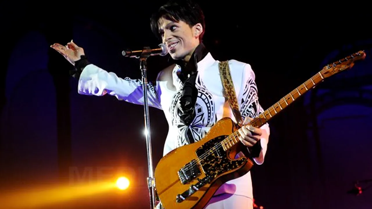 VIRALUL LUI BANU: Prince cânta la 20 de instrumente. Avea 1,50 şi gagici marfă. Omagiul lui Adam Levine
