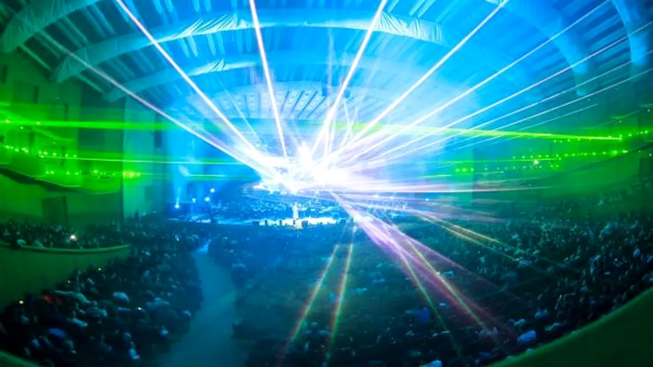 Ciprian Costin, un român din Los Angeles, combină arta cu tehnologia într-un show epic, la Bucureşti - VIDEO