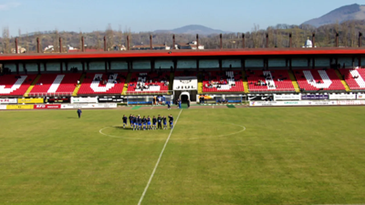 Cluburile Jiul Petroşani şi FC Timişoara şi-au rezolvat litigiul